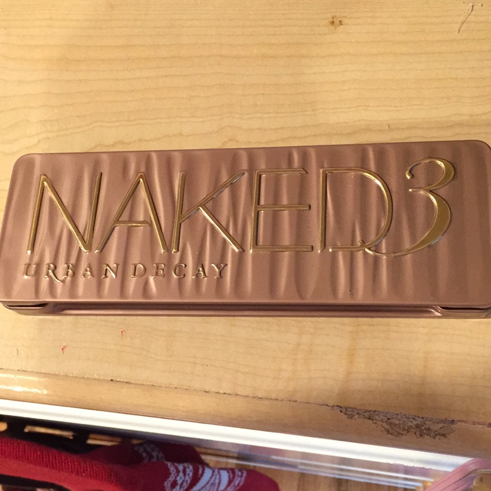 Naked 3 pallet